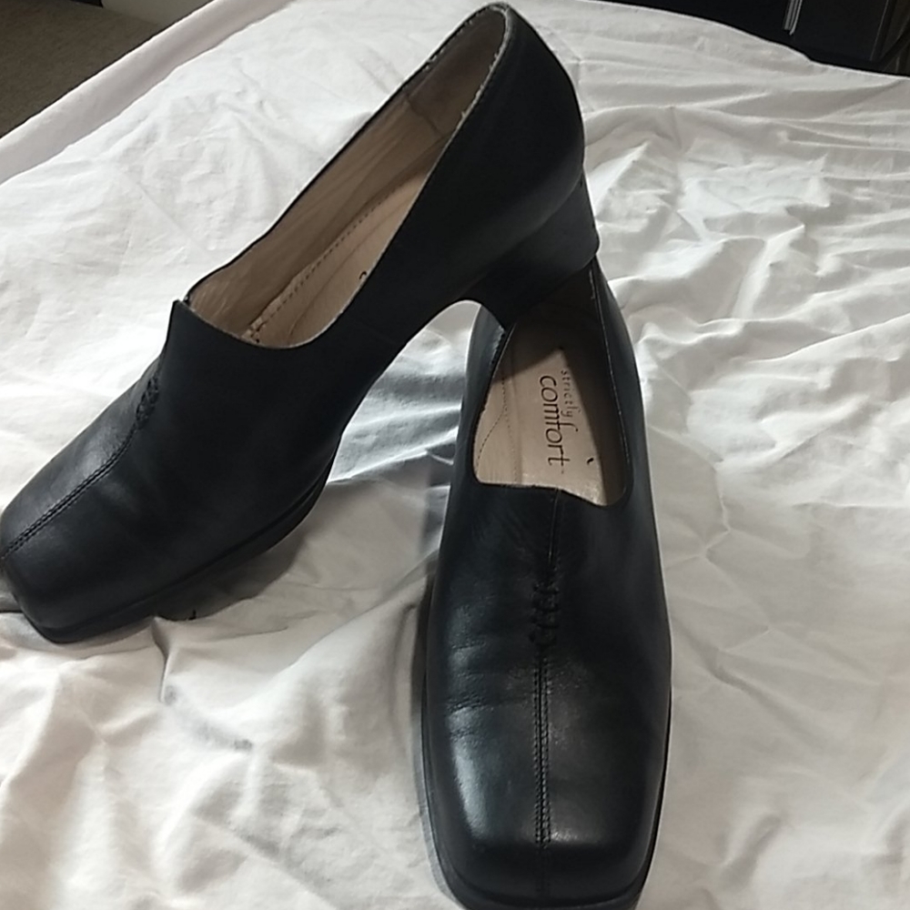 Strictly Comfort Black Leather Loafer Shoes - Picture 7 of 9